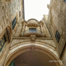 The corridor bridging the Grand Masters&#039; Palace and the Biblioteca - one of the few concave bays in Valletta architecture