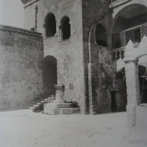 Birgu - courtyard of the former Captain&#039;s House at St Angelo