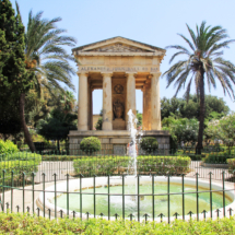 Monument to Alexander Ball in Lower Barrakka Gardens - Photo by Karelj