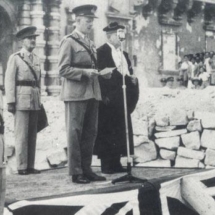 Viscount Lord Gort addressing the crowd, flanked to his left by Chief Justice Sir George Borg and Commissioner of Police Joseph Axisa holding the case